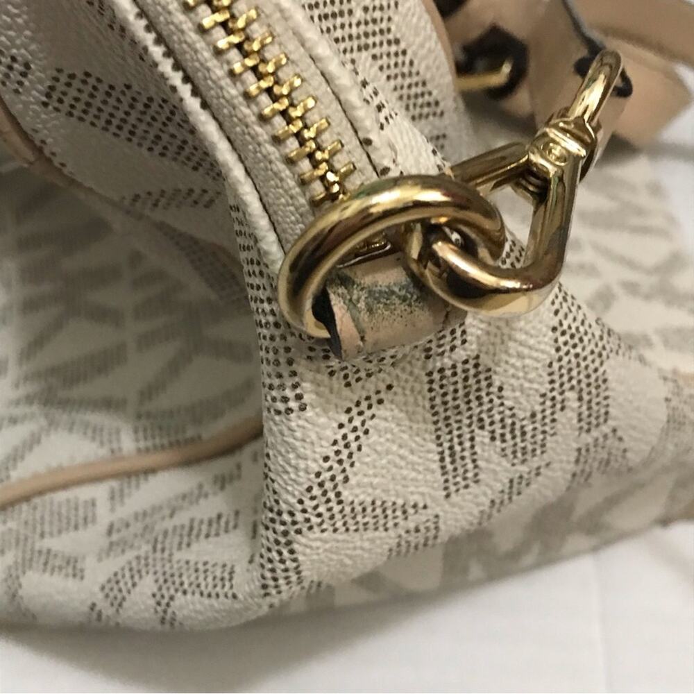 Michael Kors Grayson Vanilla Satchel - Picture 8 of 13